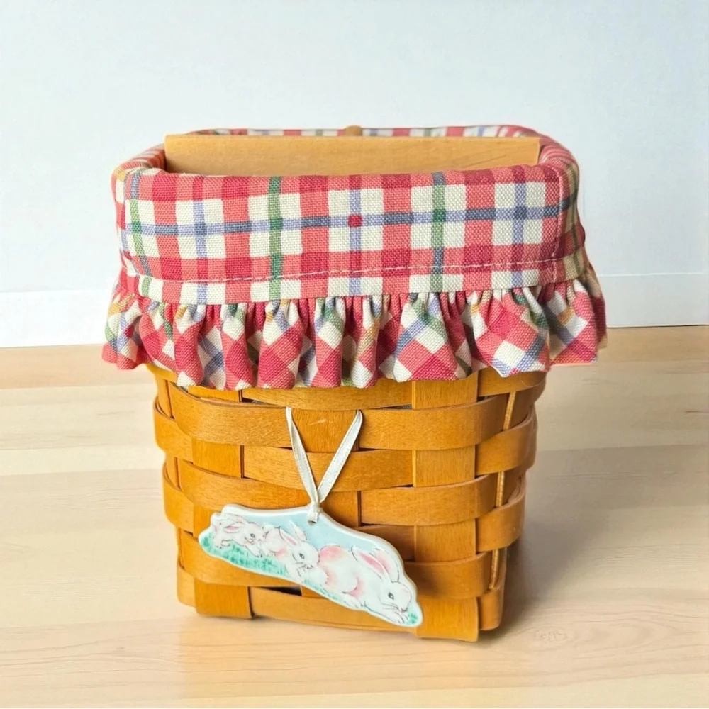 Vintage 1998 Longaberger Basket – Plaid Ruffle Liner, Divider, Bunny Tie-On
